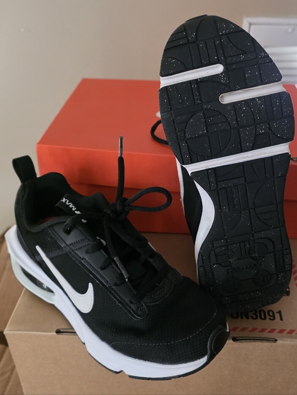 Youth Nike Air Max INTRLK Lite - Size 4Y